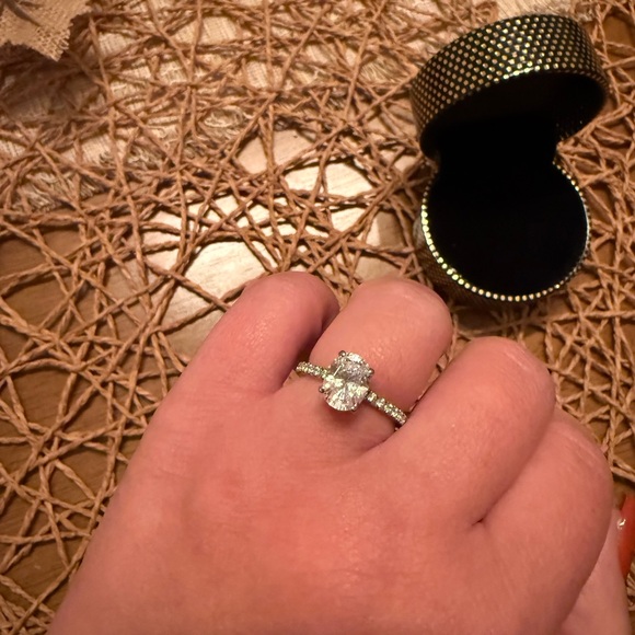 White gold 2ct moissanite engagement ring - Picture 5 of 9